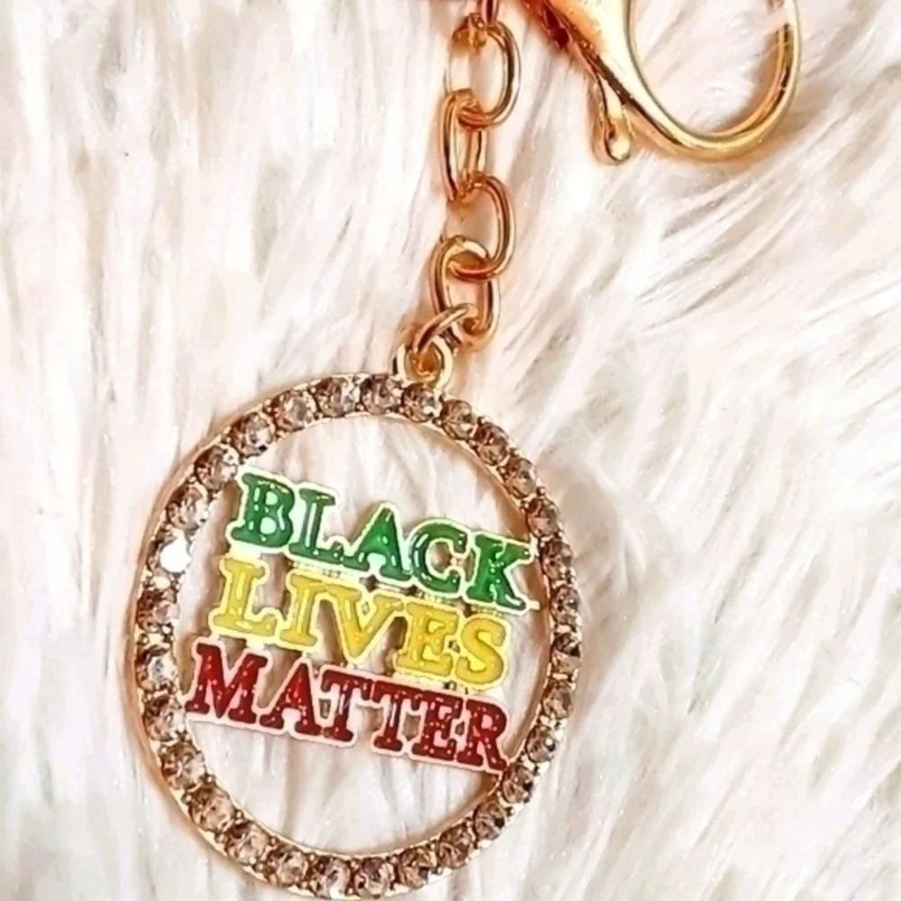 Black Lives Matter Bling Round Keychain
